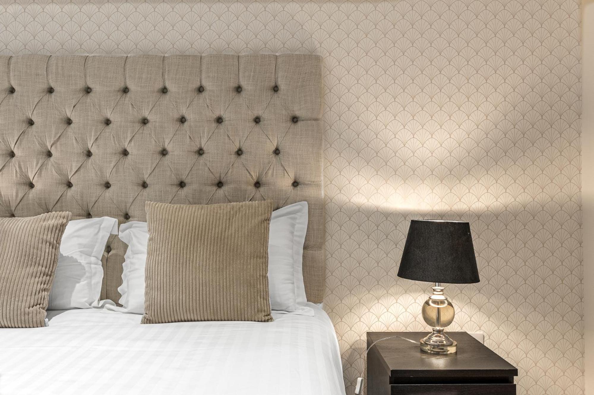 Abbey Apartments Modern Aparthotel For Tourists & Professionals Barrow-in-Furness Bilik gambar